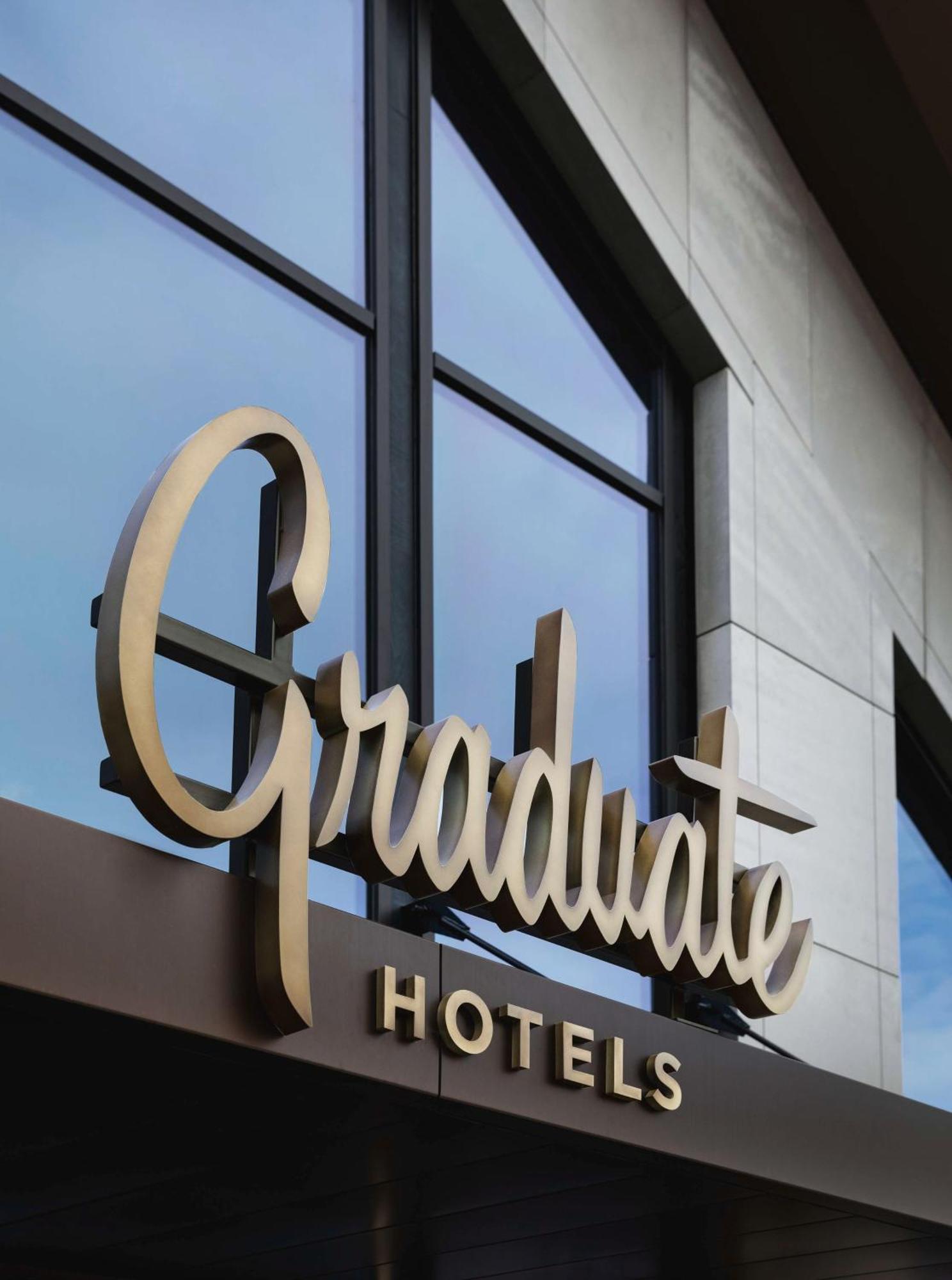 Graduate By Hilton Cambridge Hotel Exterior photo